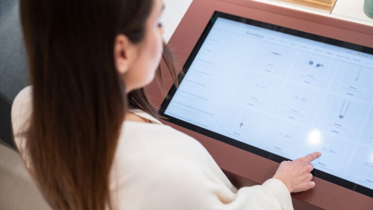 digitalizzazione-gioielleria-schermi